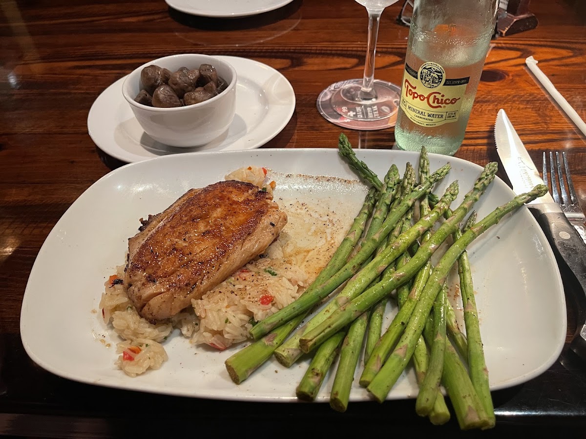 Grilled salmon, rice, pilaf, grilled asparagus, sautéed mushrooms. Everything was gluten and dairy free for me.
