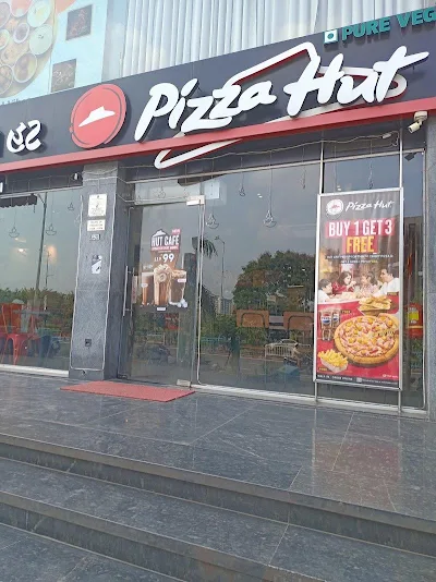 Pizza Hut | Parvatpatiya, Surat
