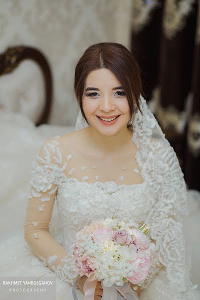 Fotógrafo de casamento Rakhmet Yanbolganov (photorakhmet). Foto de 1 de julho 2018