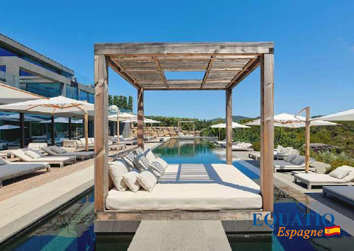 Maison avec piscine et terrasse 2