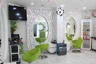 Shades Skin And Hair Salon photo 1