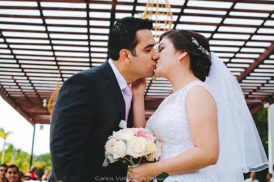 Fotografo di matrimoni Carlos Valladares (carlosvalladares). Foto del 3 agosto 2019