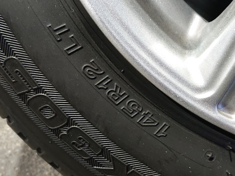 キャリイトラックの14インチ・165/55R14・3ミリスペーサー・アルミホイールに関するカスタム事例の投稿画像5枚目