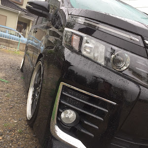 ヴォクシー ZRR80W