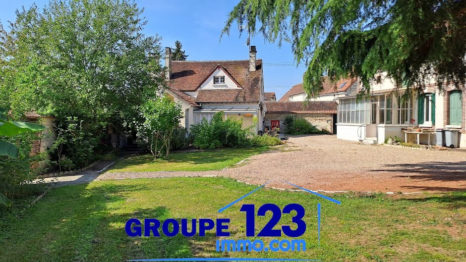 Vente maison 9 pièces 200 m² à Chamvres (89300), 199 900 €