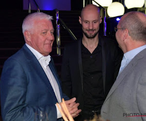 🎥 Lefevere looft partnership, Boonen showt nieuwe trui Acrog-Tormans: "Remco en Tom geholpen in jonge dagen"