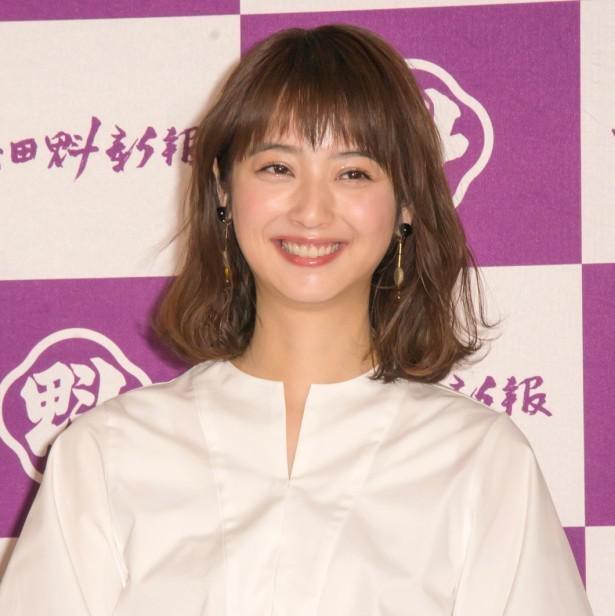 佐々木希 さらさらショートヘア姿に絶賛の声続々 お肌も髪も艶々で