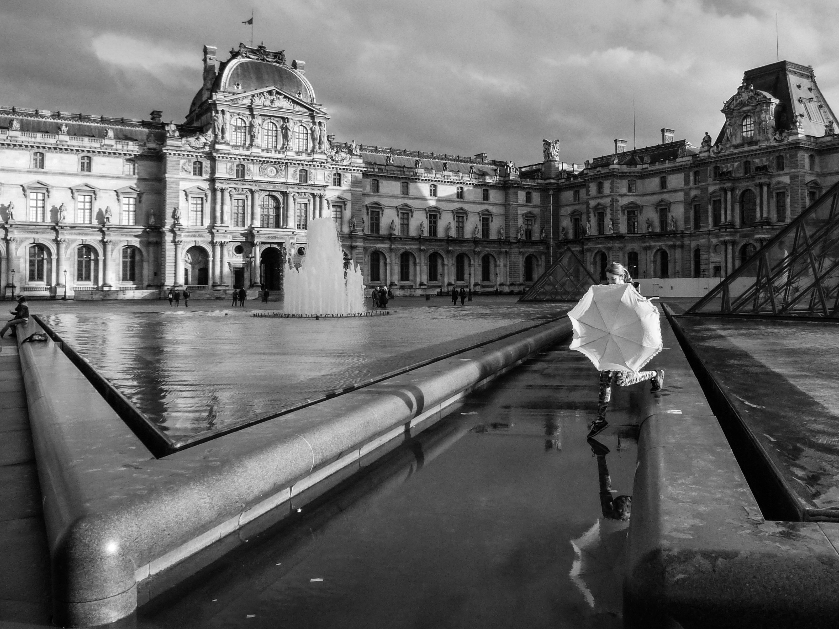 La fontana del Louvre di Gian Piero Bacchetta