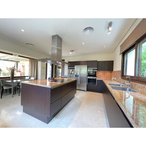 Villa avec piscine et terrasse 3
