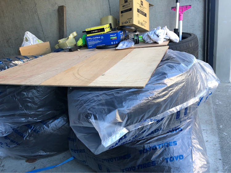 すーちゃんさんが投稿したスペアタイヤ・有効活用・（笑）に関するカスタム事例の投稿画像1枚目