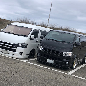 ハイエースバン TRH211K