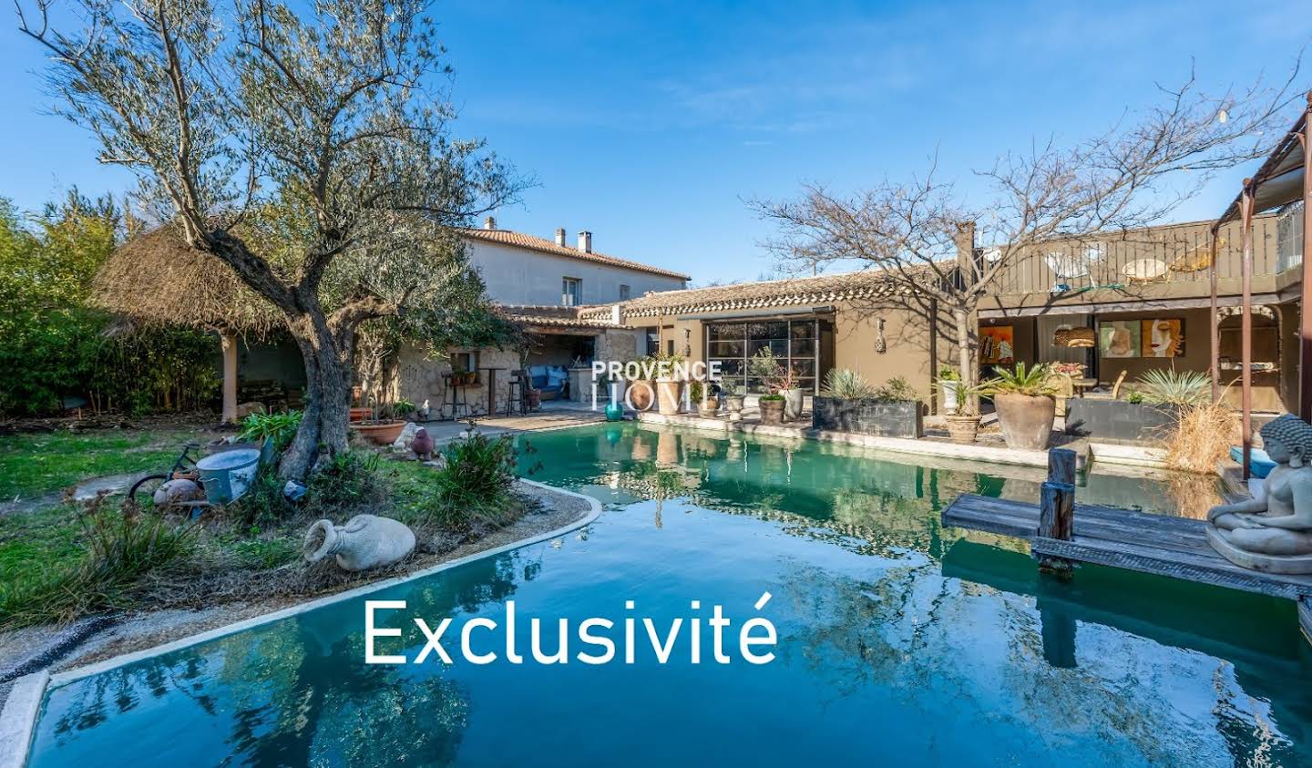 House with pool and terrace L'Isle-sur-la-Sorgue