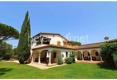 House with pool and terrace 2