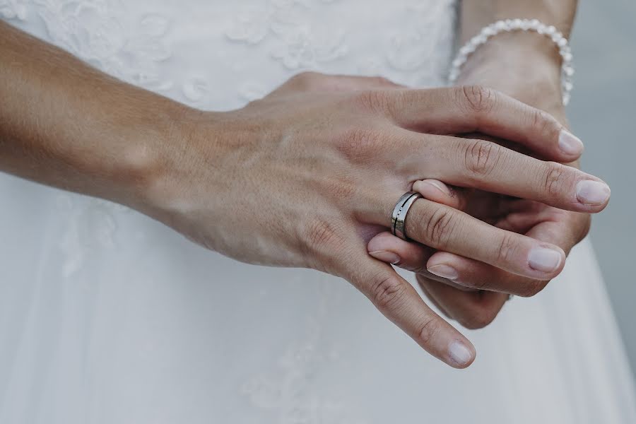 Fotografo di matrimoni Julia Dürrling (momentverliebt). Foto del 3 settembre 2020