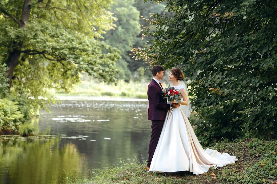 Fotógrafo de casamento Anastasiya Kuzina (anastasiakuzi). Foto de 5 de abril 2018