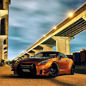 NISSAN GT-R