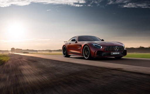 Speeding Into the Sunset with Elegance and screenshot 2