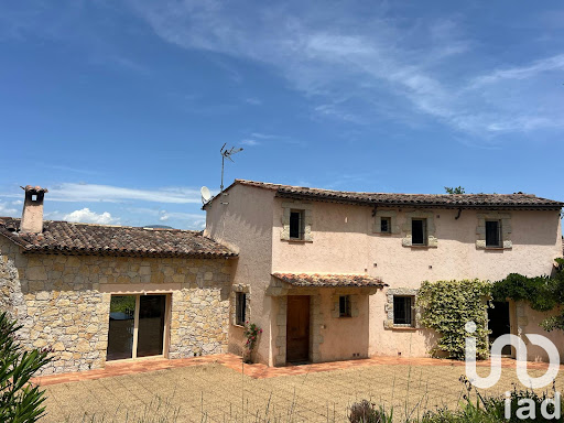 House with pool and terrace 4