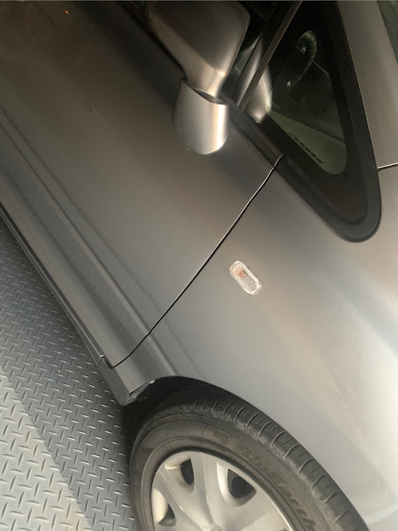 エアウェイブのホンダ・板金塗装修理・物損事故だらけ・愛車だいすき・ステーションワゴン女子に関するカスタム事例の投稿画像1枚目