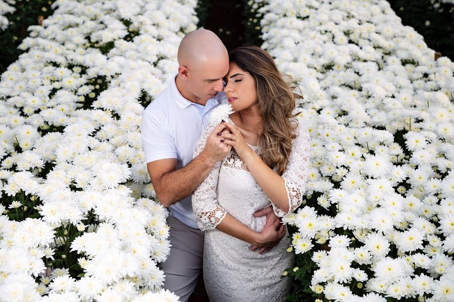 Fotografo di matrimoni Meire Martins (meiremartins). Foto del 11 maggio 2020