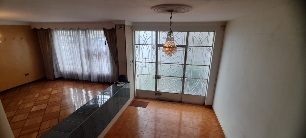 Casa En Venta - La Soledad, Bogota