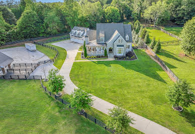 Farmhouse with garden 4