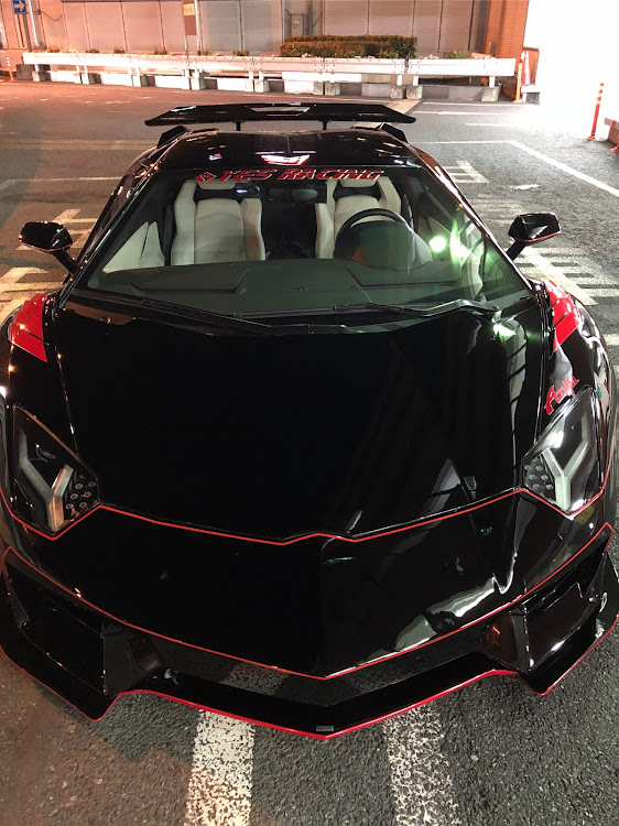 アヴェンタドールのメガマウス・TEAM YES・YES RACINGに関するカスタム事例の投稿画像1枚目