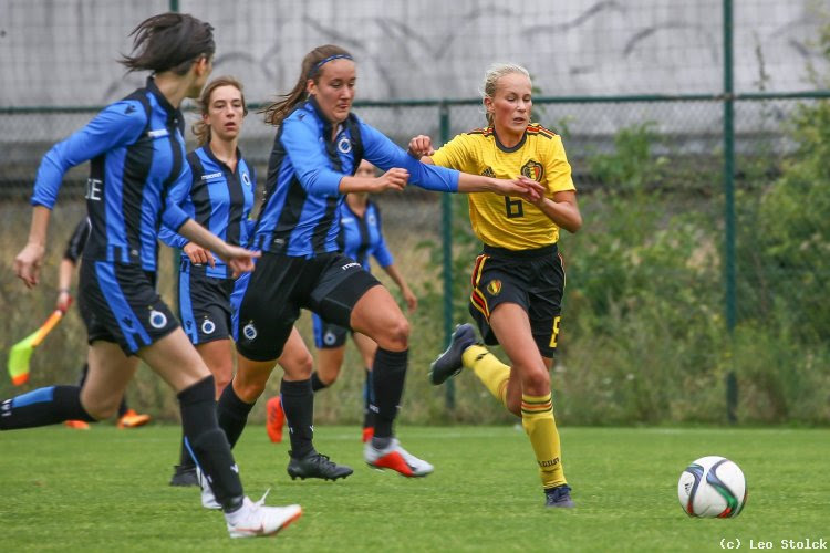 ? De beelden van Red Flames U17 tegen Club Brugge, inclusief 'Header Bin Challenge'