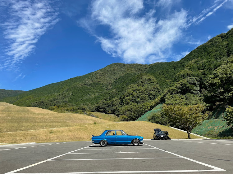 スカイラインの人生楽ありゃ苦もあるさ・鳴淵ダム・Garage Tuoに関するカスタム事例の投稿画像1枚目