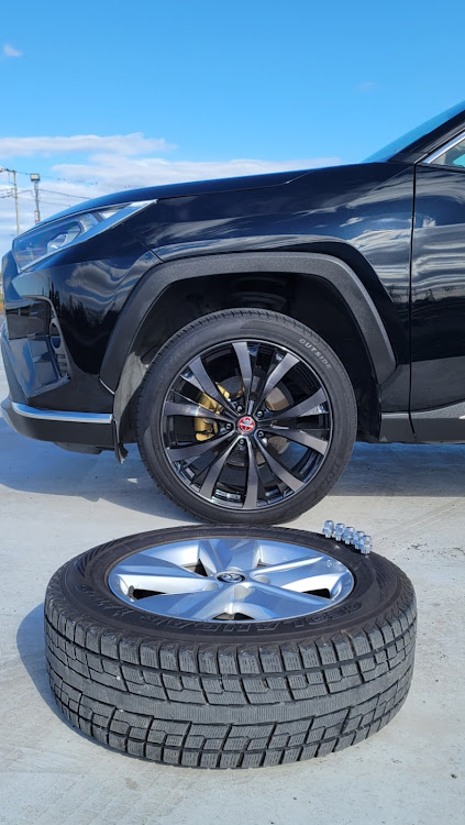 RAV4の3月もよろしくお願いします・タイヤ・ホイール交換・スペーサーに関するカスタム事例の投稿画像5枚目