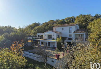 Maison avec piscine et terrasse 13