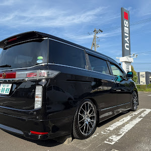 エルグランド TE52