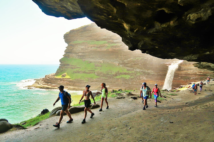 Hikers on the Pondo Trail.