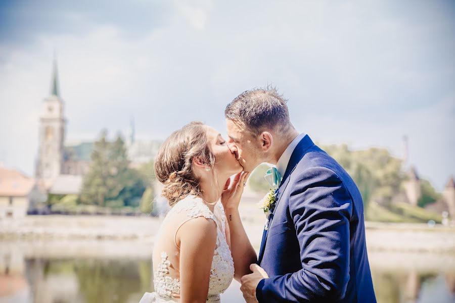 Hochzeitsfotograf Studio Beautyfoto (luboskos). Foto vom 4. April 2019