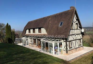 Maison avec piscine et terrasse 1