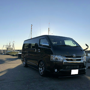 ハイエースバン TRH200V