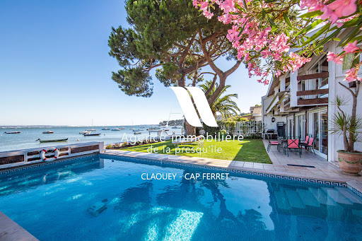 Seaside villa with pool and terrace 1