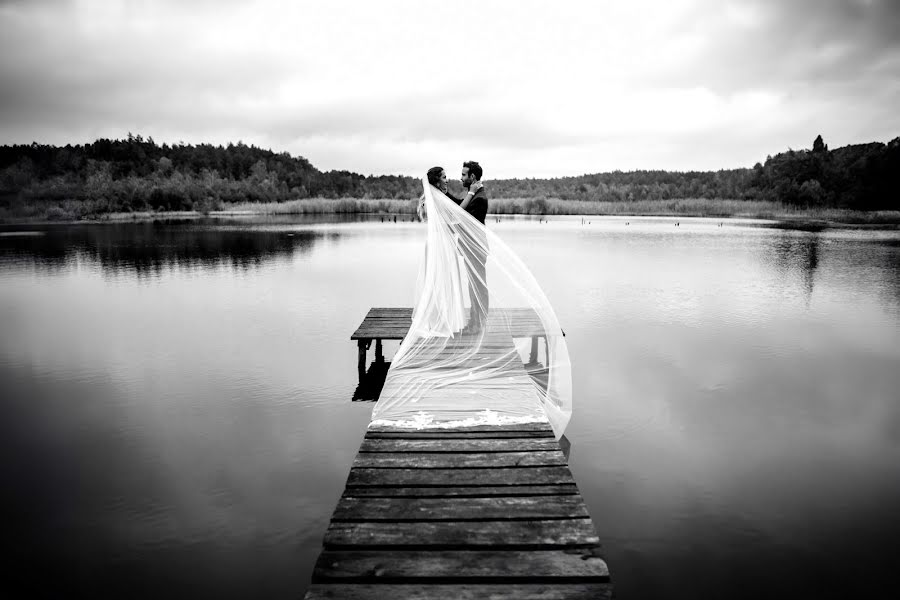 Fotógrafo de casamento Piotr Nowak (piotrnowakphoto). Foto de 19 de abril