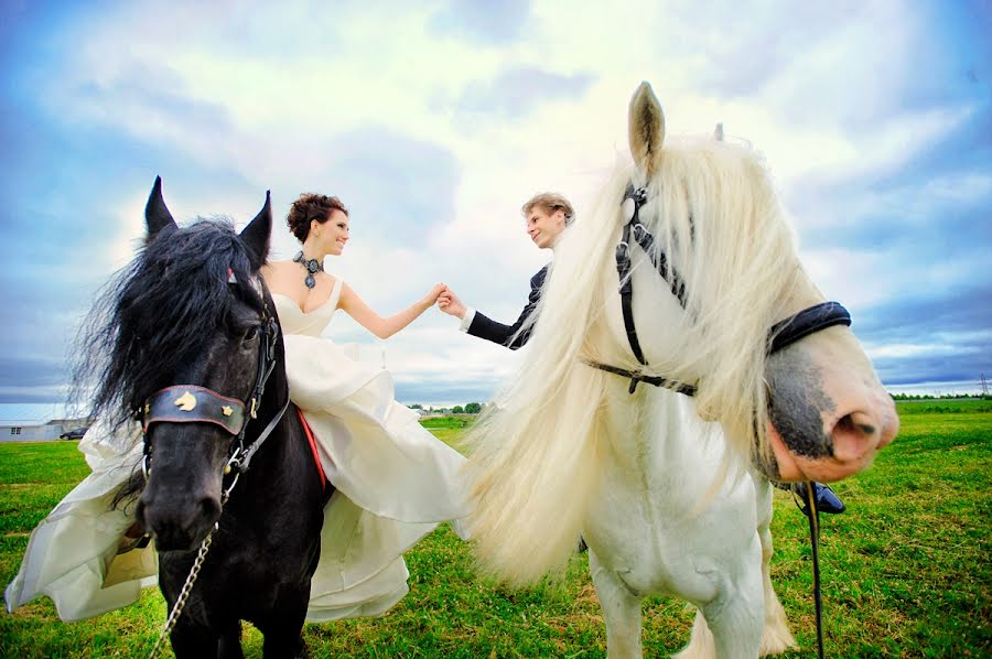 Fotógrafo de bodas Ilya Spazhakin (iliya). Foto del 12 de septiembre 2013