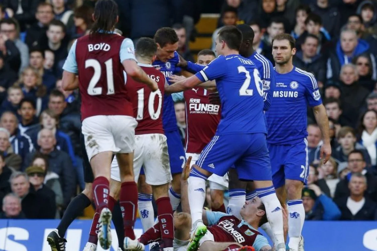 Chelsea niet te spreken over strafmaat: "Ze moeten spelers toch beschermen?"