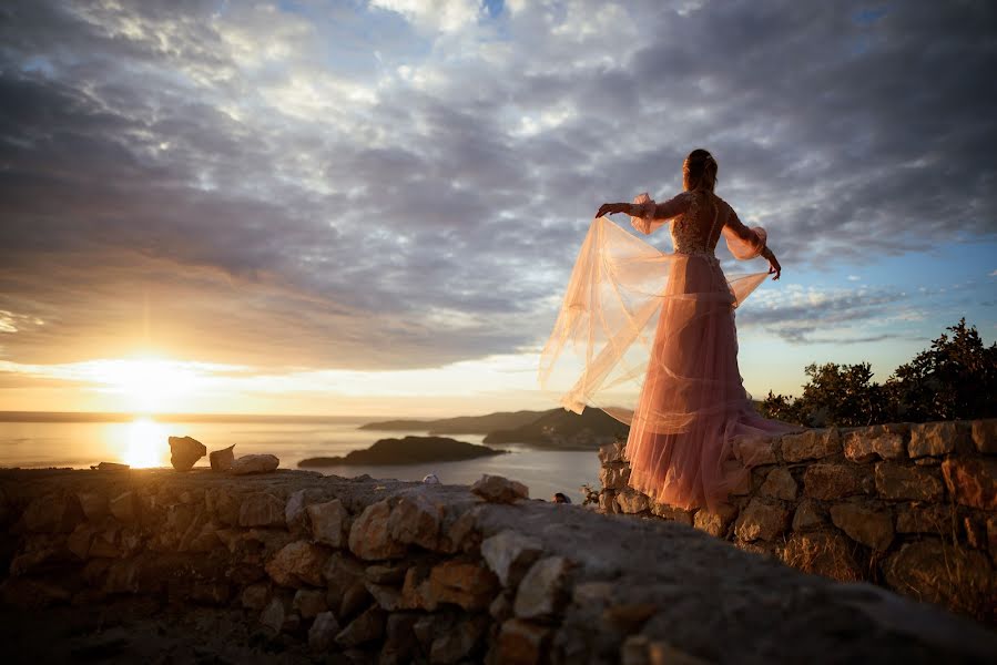 Fotógrafo de casamento Viktor Kurtukov (kurtukovphoto). Foto de 13 de fevereiro 2018