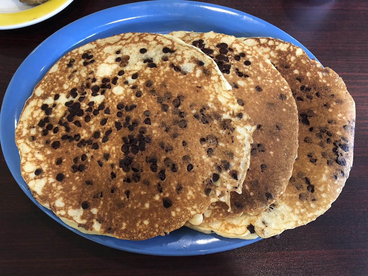 gluten-fee chocolate chip pancakes!!