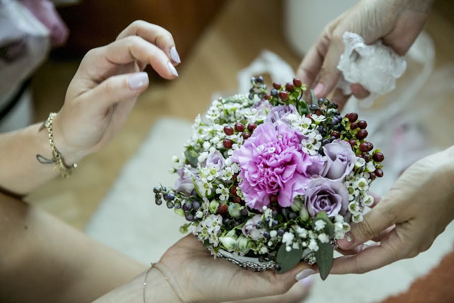 Wedding photographer Marta Režová (martic). Photo of 17 May 2020