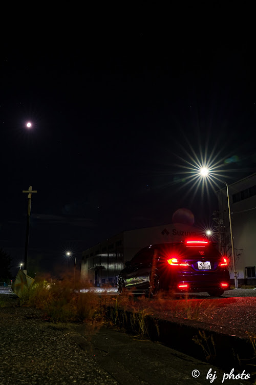 ジェイドの月夜の撮影・月明かりが良い感じ・街灯の明かりは良し悪し・標準ズームレンズでの撮影・夜はCPLの効き具合が解らんwに関するカスタム事例の投稿画像6枚目