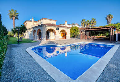 Maison avec jardin et terrasse 5