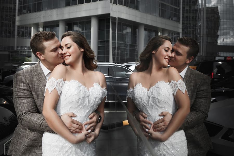 Wedding photographer Vitaliy Ushakov (ushakovitalii). Photo of 12 July 2019