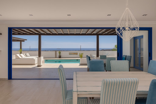 Villa avec piscine en bord de mer 3