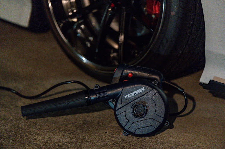 ジェイドのSSR REINER type10R・BLITZ BIG CALIPER KIT Ⅱ・V-VISION マフラー・2023ベストショット12月・今年の一押しクルマグッズに関するカスタム事例の投稿画像2枚目