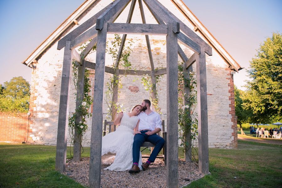 Fotógrafo de casamento Alison Gaudion (alisonwhite). Foto de 2 de julho 2019