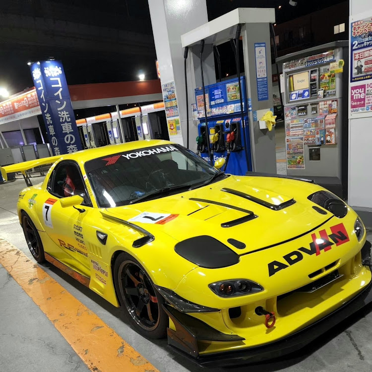 RX-7の納車直後と今を貼れ・秋の気配・洗車・マフラー出口を見てみたい・スマホ待受画面に関するカスタム事例の投稿画像3枚目